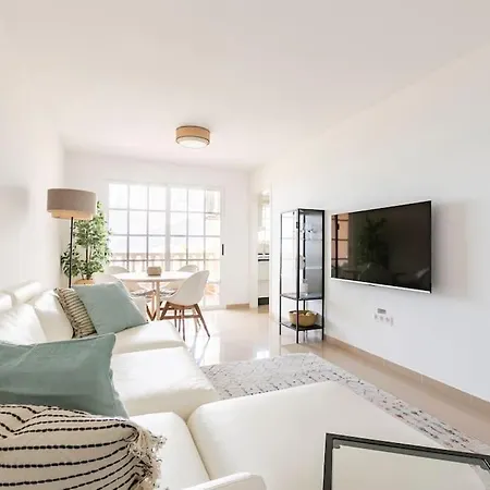 Beachfront Views Ac Parking Quiet 2 Bed 2 Bath New Διαμέρισμα *
