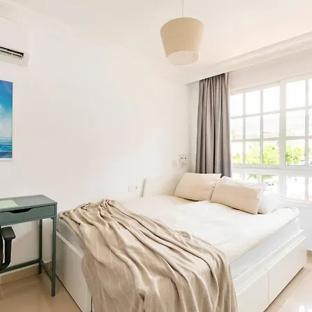 Beachfront Views Ac Parking Quiet 2 Bed 2 Bath New Διαμέρισμα *