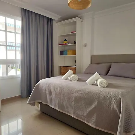 Apartamento Beachfront Views Ac Parking Quiet 2 Bed 2 Bath New Puerto de Santiago (Tenerife)